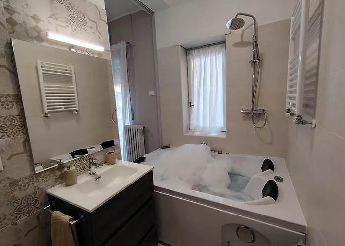 Apartment Sweet Rom